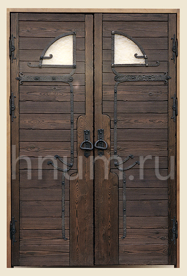 Двухстворчатая межкомнатная деревянная дверь со старением и кованым декором в частном загородном доме