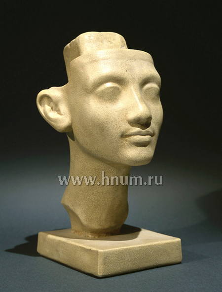 Декоративная скульптура из гипса Нефертари - Коллекция: Скульптура Древнего Египта