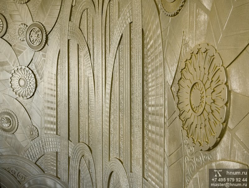 Декоративное рельефное панно в стиле ар-деко в интерьере гостиной - на заказ - художественная мастерская ХНУМ