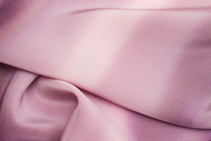 Виды шелковой ткани - крепдешин (изготовление корпоративных платков и платков с логотипом на заказ)