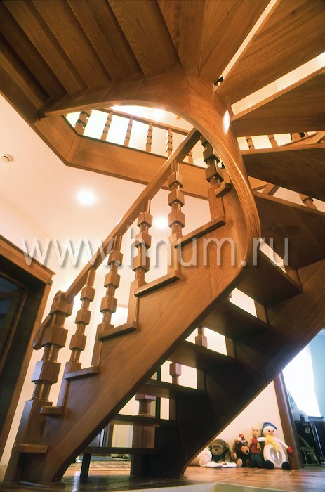 Деревянные лестницы на косоурах от руб. за метр