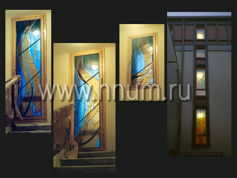 Витражные окна на лестничном марше в подъезде элитного многоэтажного жилого дома в Москве - изготовление витражных окон на заказ