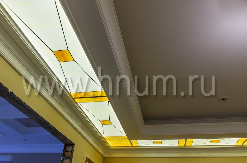 Витражные потолки с подсветкой – ноу-хау в оформлении потолка